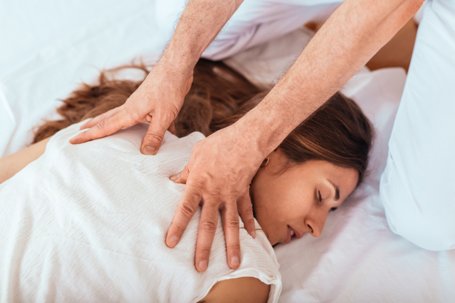 Shiatsu et cancer du sein : soulager les douleurs des patientes en traitement